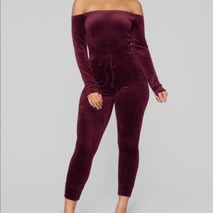 Need a hug velour jumpsuit - Burgundy